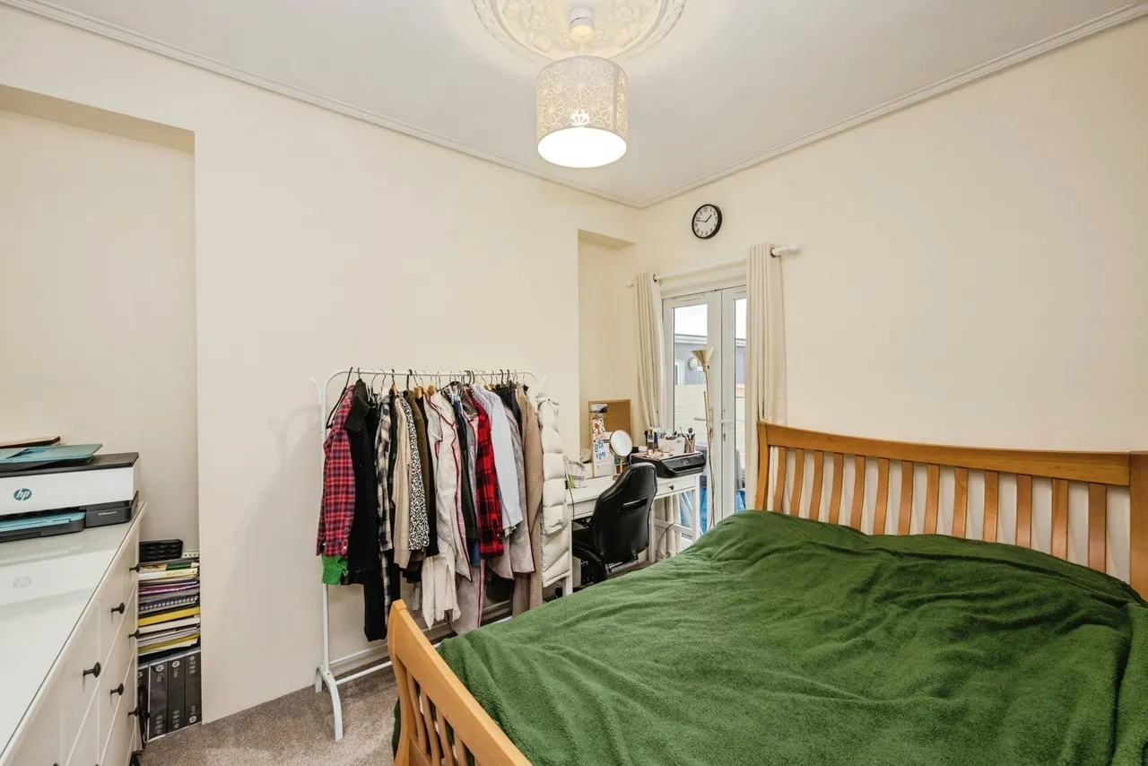 Brynallt Terrace, Llanelli, SA15, photo 10