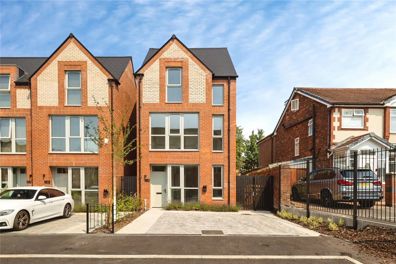 6 bed house for sale — Stafford Close, Manchester, Greater Manchester, M14
