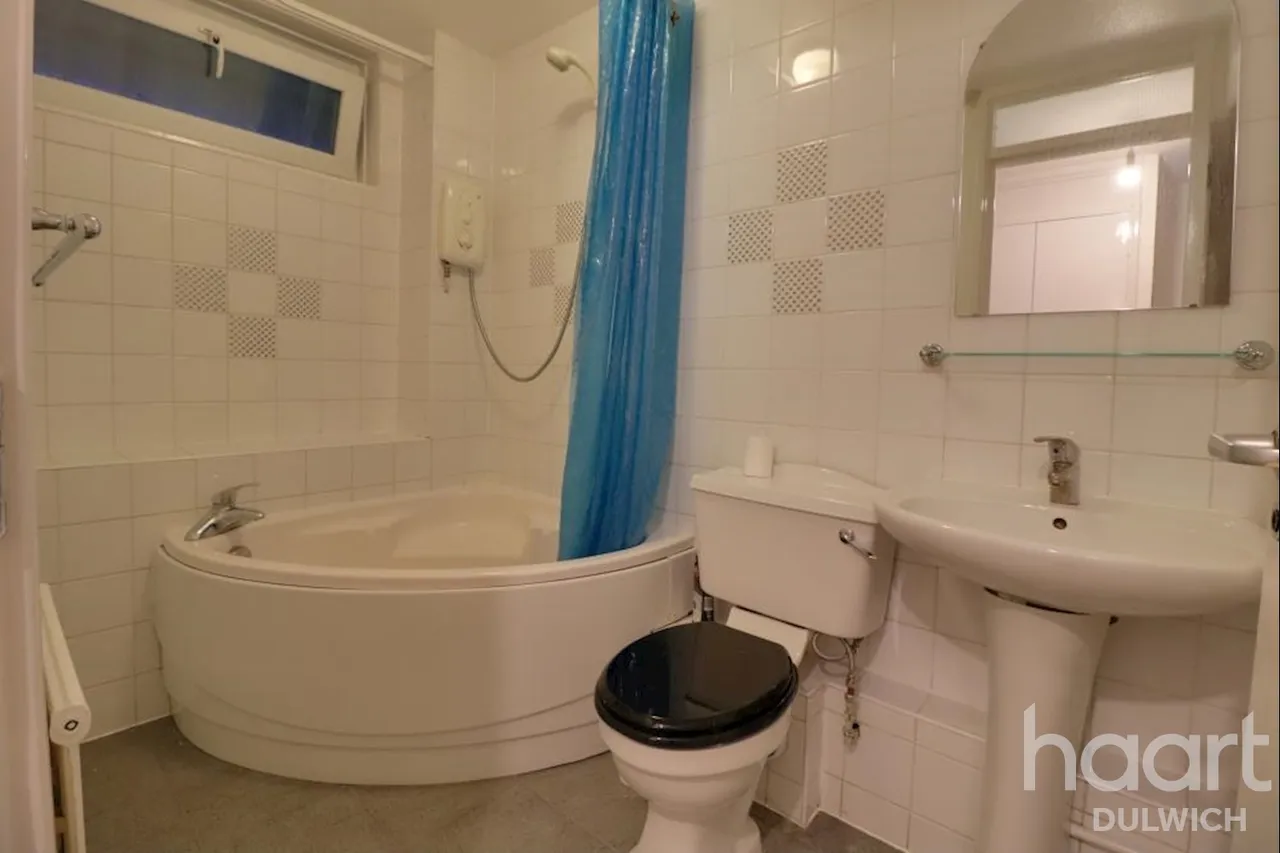 Clapham Park Road, SW4, photo 5