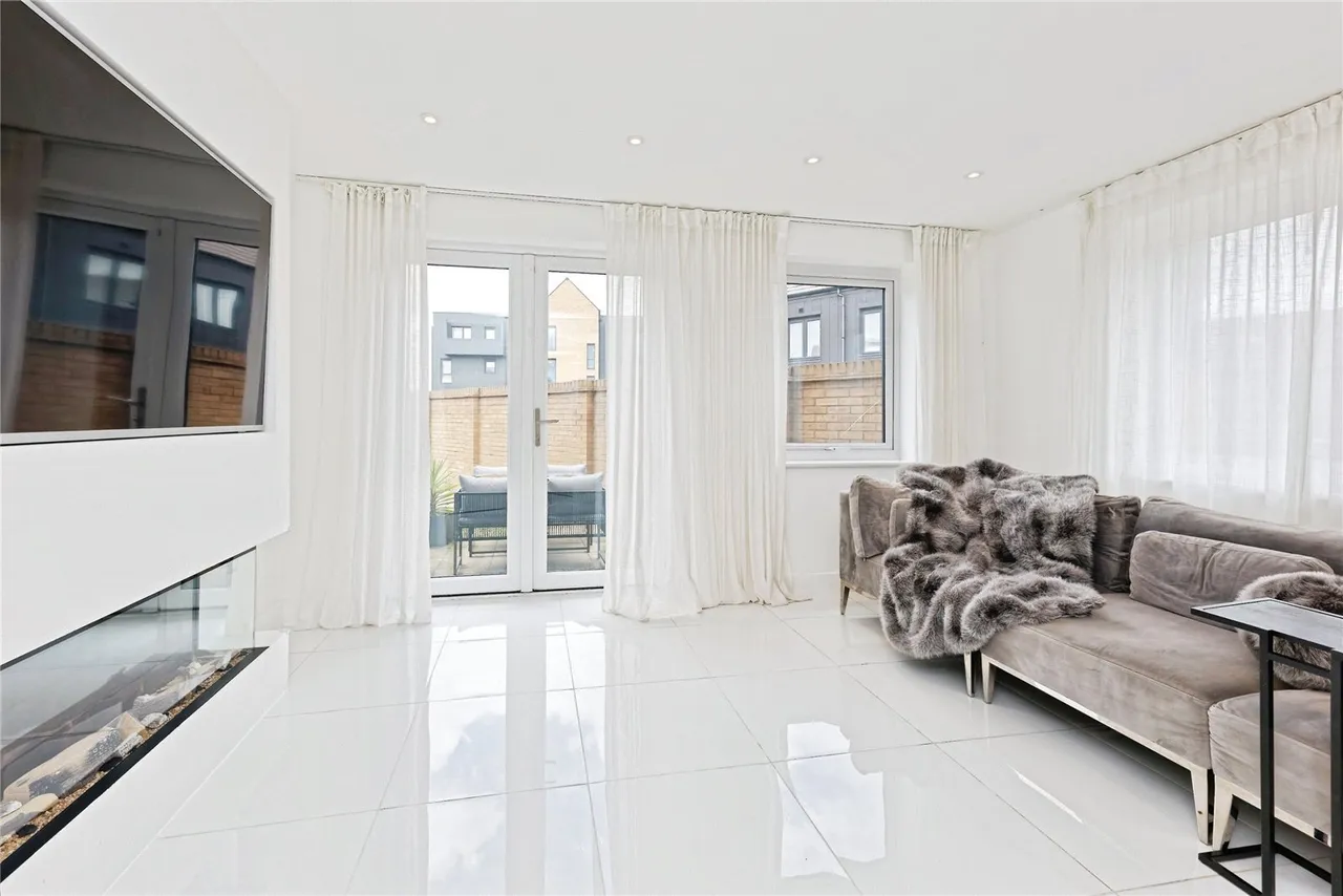 Venus Close, Milton Regis, Sittingbourne, Kent, ME10, photo 2