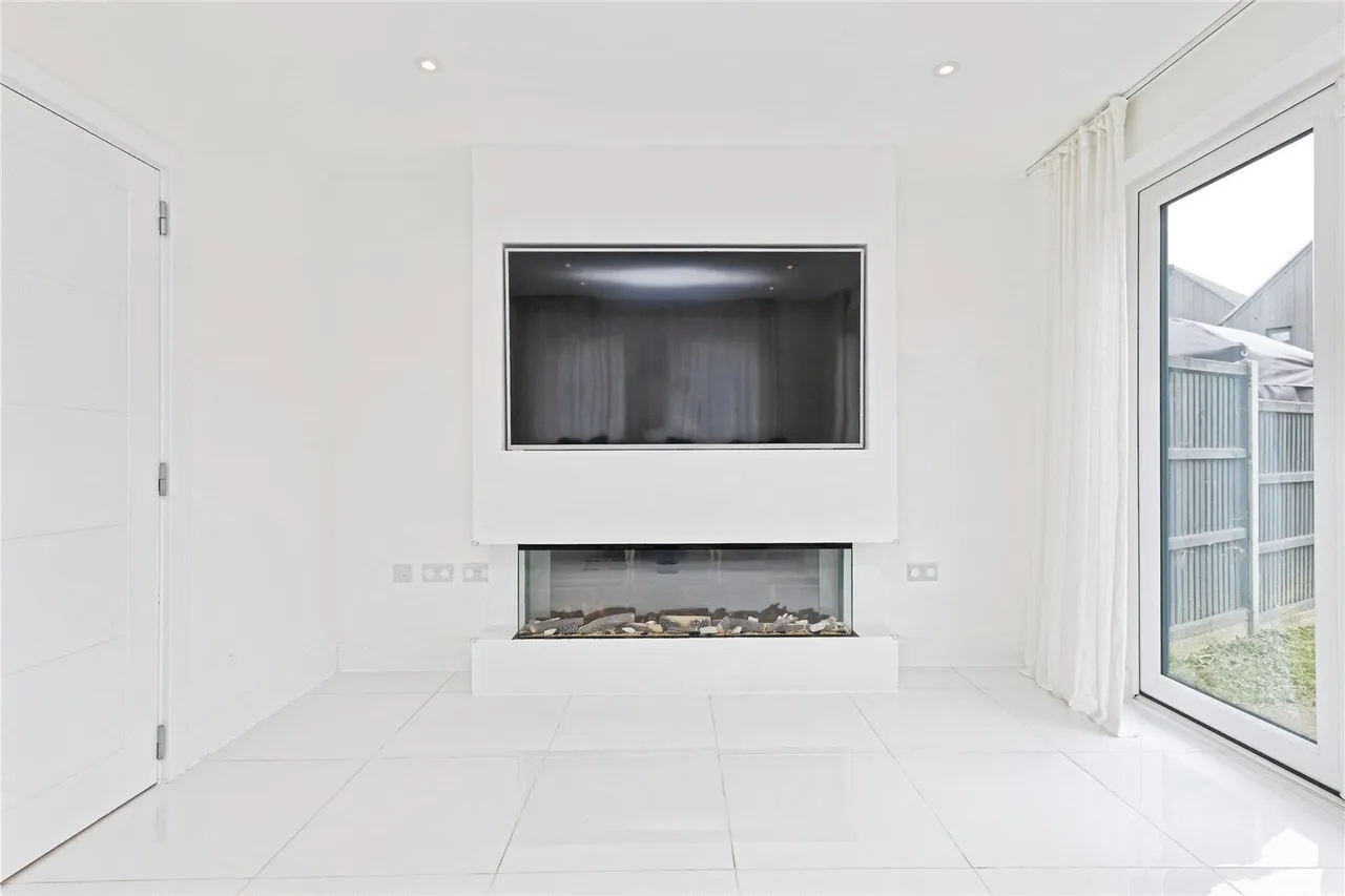 Venus Close, Milton Regis, Sittingbourne, Kent, ME10, photo 14