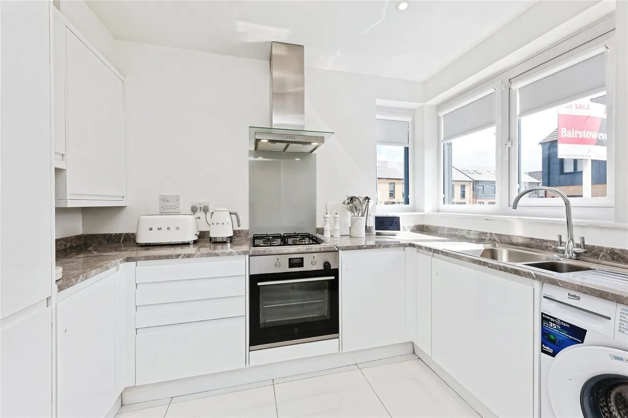 Venus Close, Milton Regis, Sittingbourne, Kent, ME10, photo 3