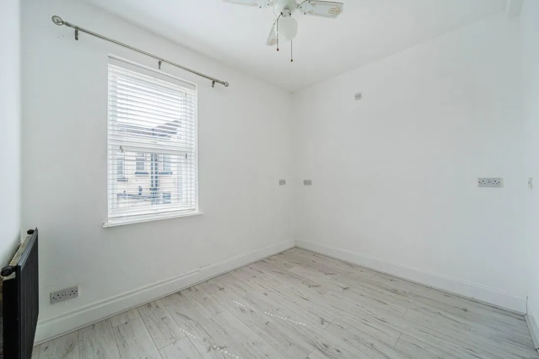 Woodchurch Lane, Tranmere, CH42 9PL, photo 24