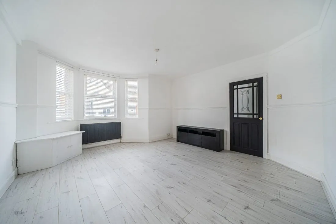 Woodchurch Lane, Tranmere, CH42 9PL, photo 6