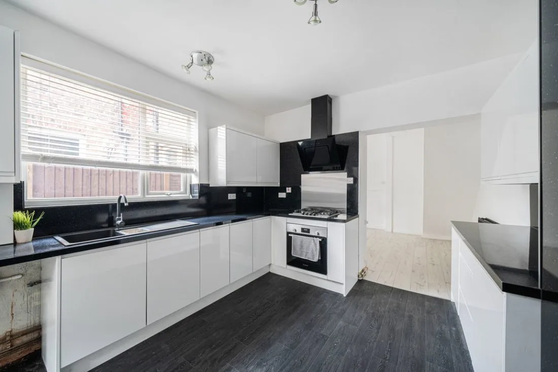 Woodchurch Lane, Tranmere, CH42 9PL, photo 11