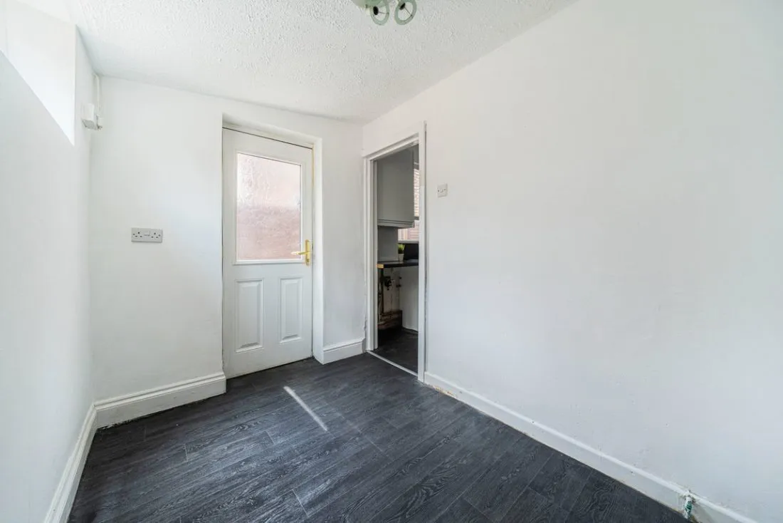Woodchurch Lane, Tranmere, CH42 9PL, photo 14