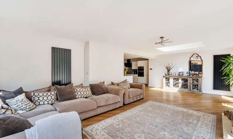 Richmond Crescent, Epsom, KT19, photo 6