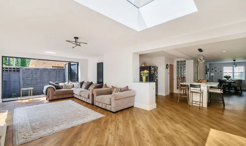 Richmond Crescent, Epsom, KT19, photo 5