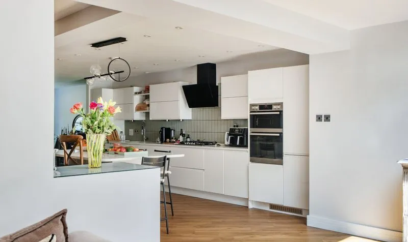Richmond Crescent, Epsom, KT19, photo 7
