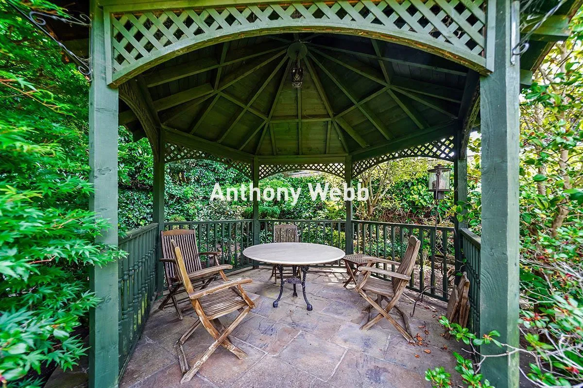 Wellington Road, Bush Hill Park, EN1, photo 33