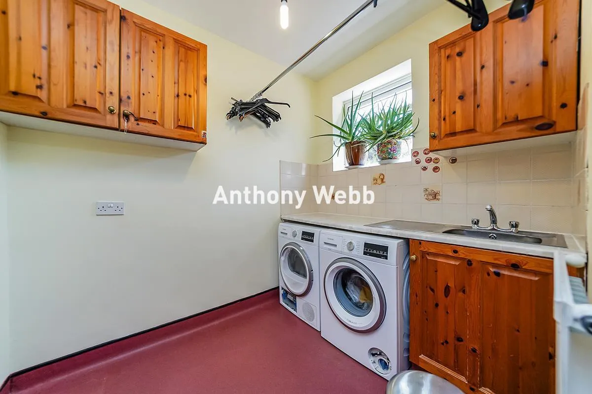 Wellington Road, Bush Hill Park, EN1, photo 26