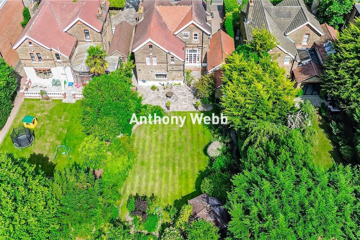 Wellington Road, Bush Hill Park, EN1, photo 37