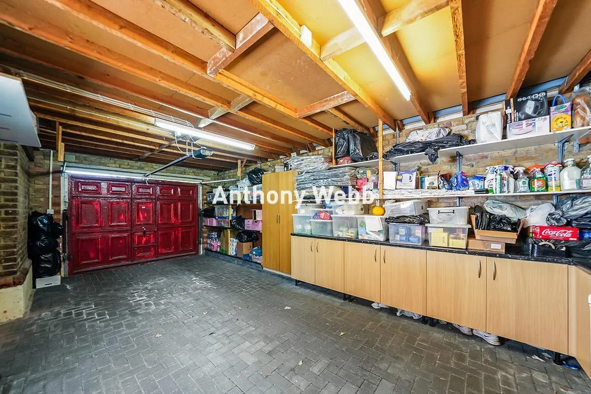 Wellington Road, Bush Hill Park, EN1, photo 28
