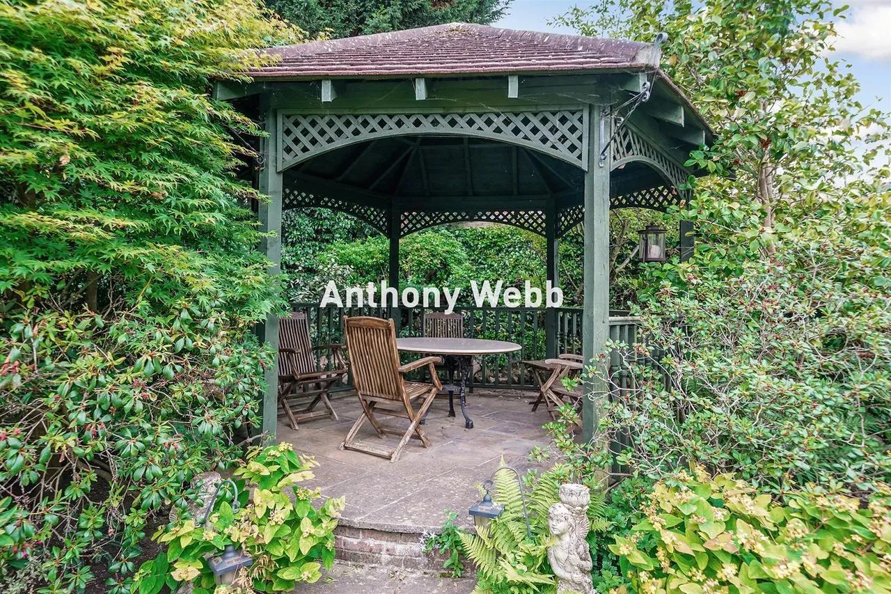 Wellington Road, Bush Hill Park, EN1, photo 32