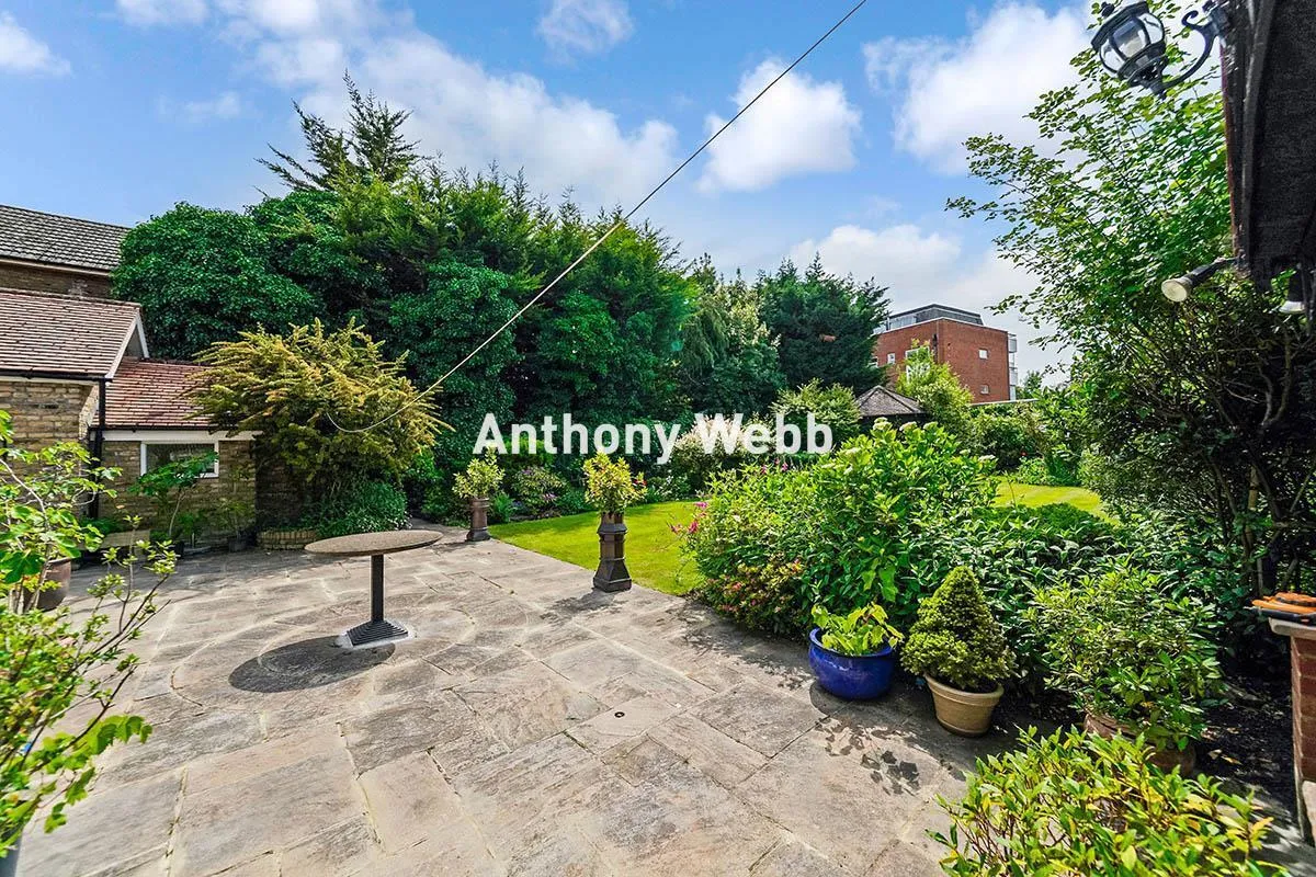 Wellington Road, Bush Hill Park, EN1, photo 31