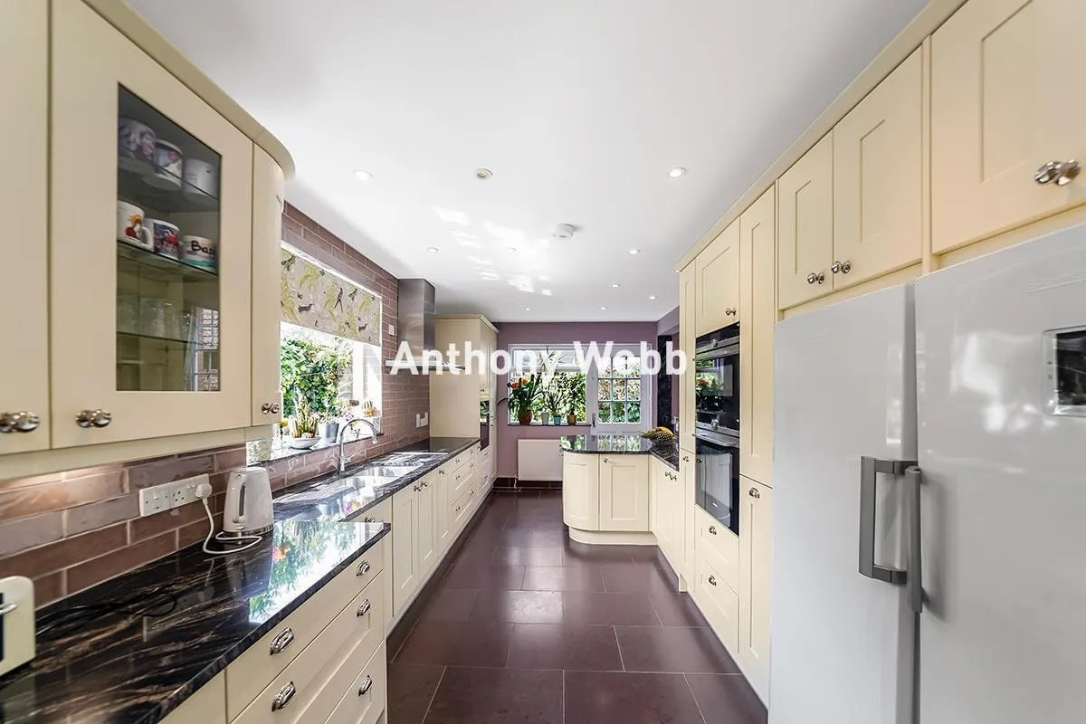 Wellington Road, Bush Hill Park, EN1, photo 12