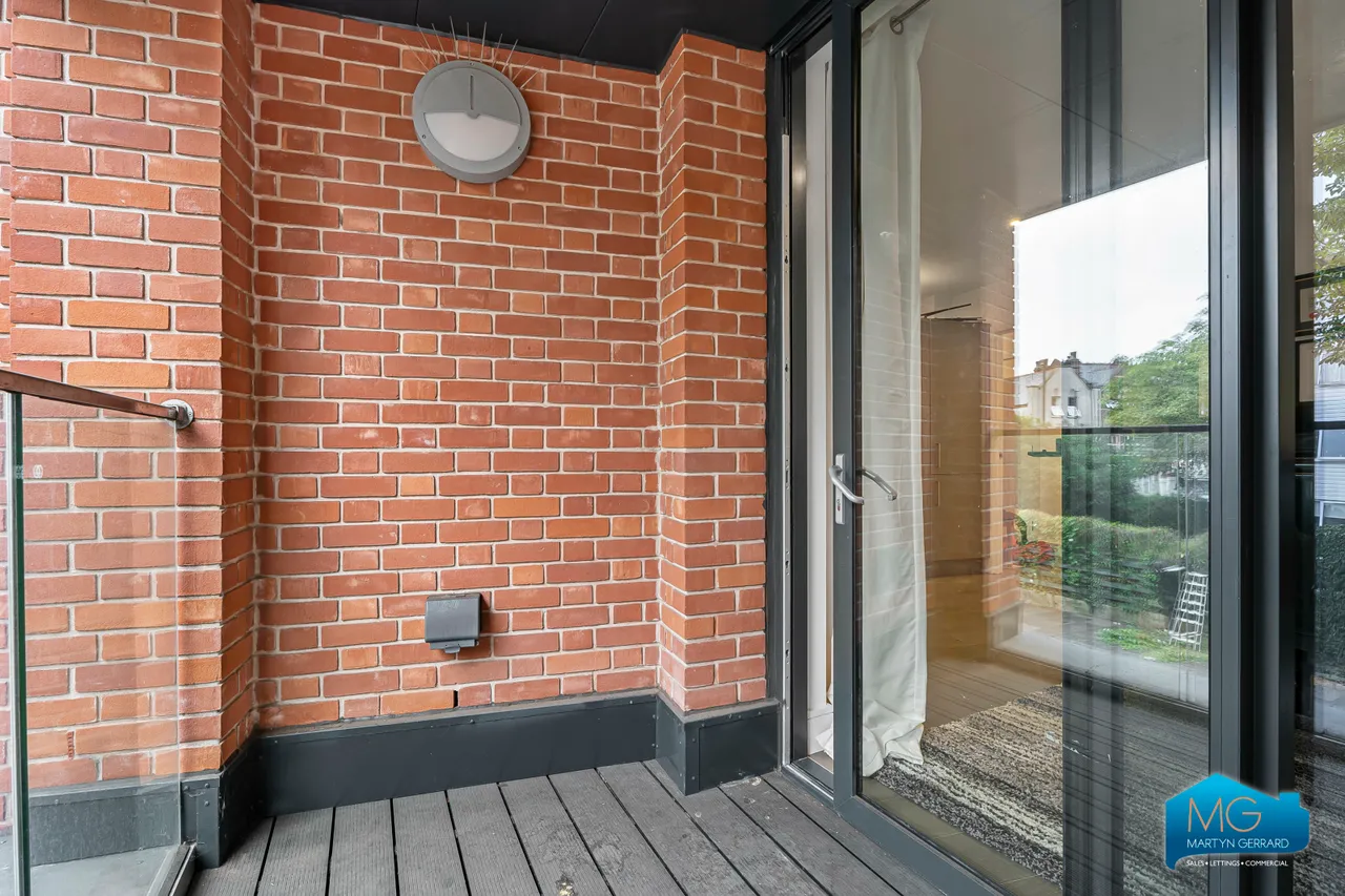 Fox Lane, London, N13, photo 9