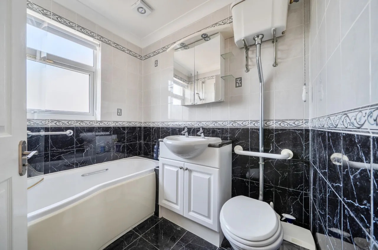 Sea Road, Felpham, PO22, photo 17