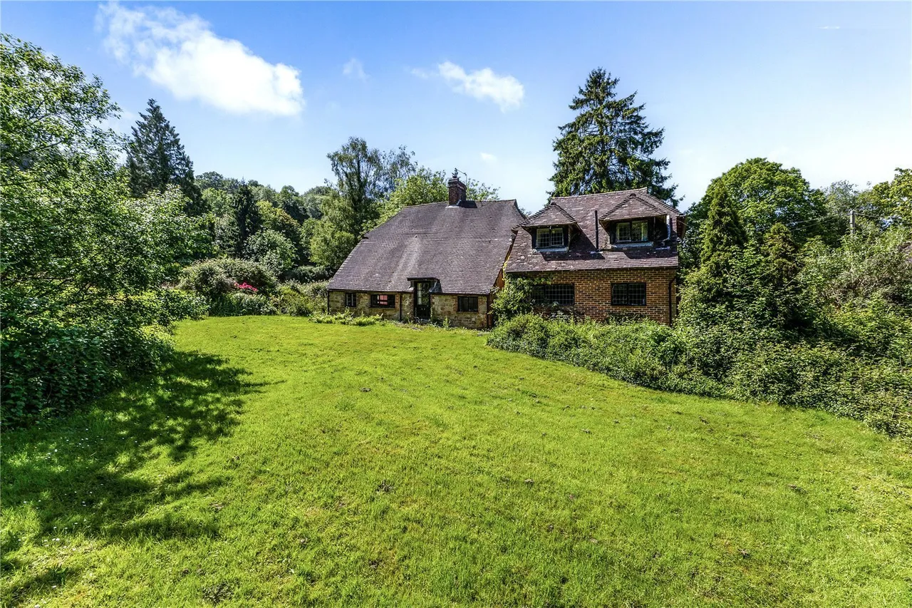 Henley, Haslemere, GU27, photo 9