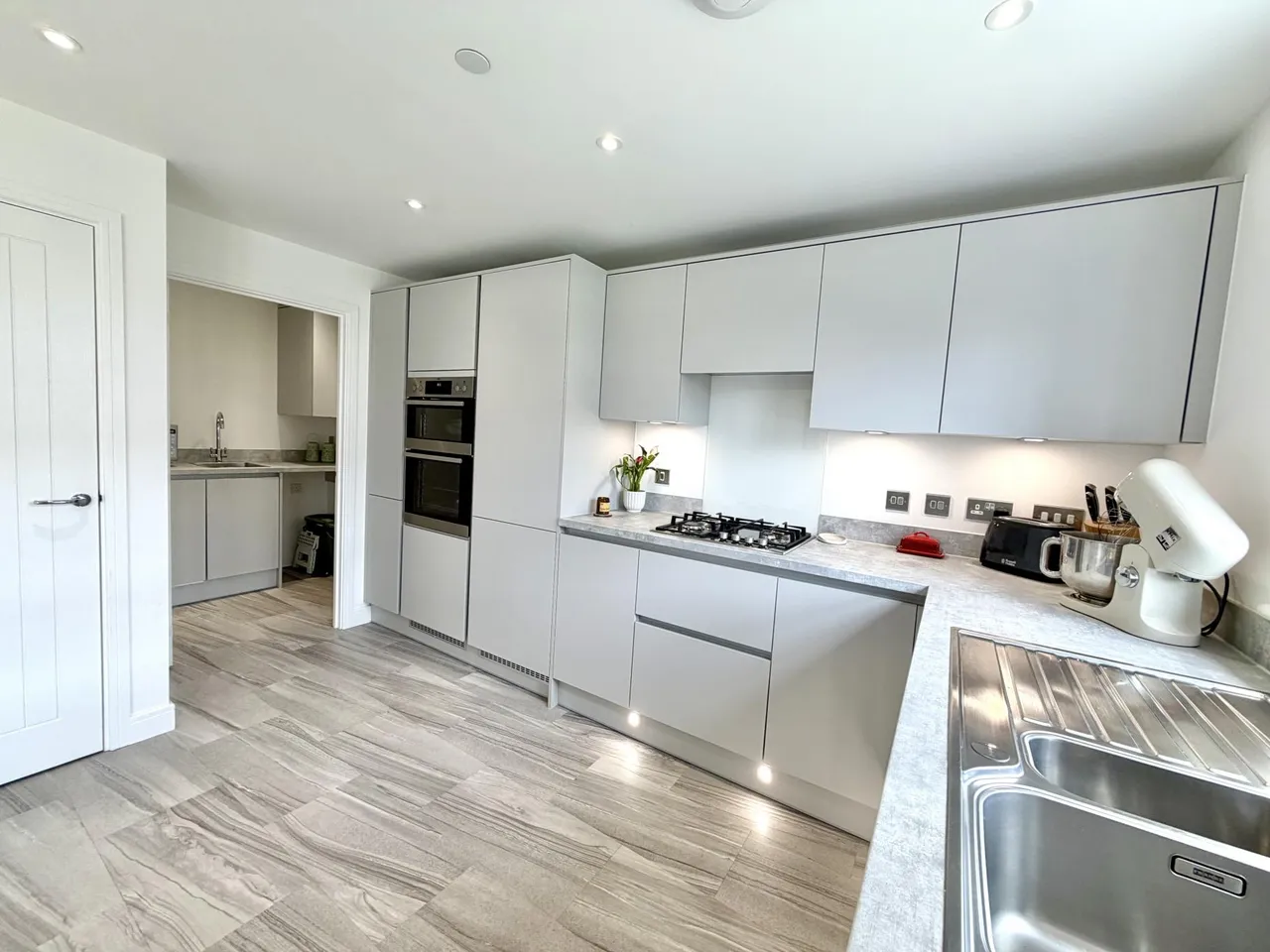Thomas Clarke Road, Cowbridge, CF71, photo 11