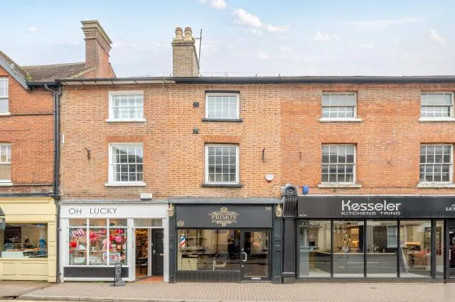 2 bed flat for sale, High Street, Tring, HP23