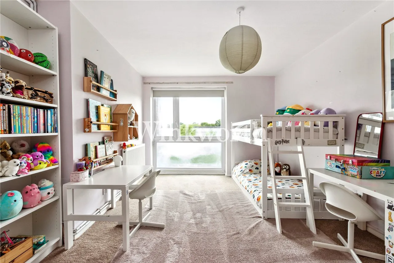 Pellipar Close, London, N13, photo 6