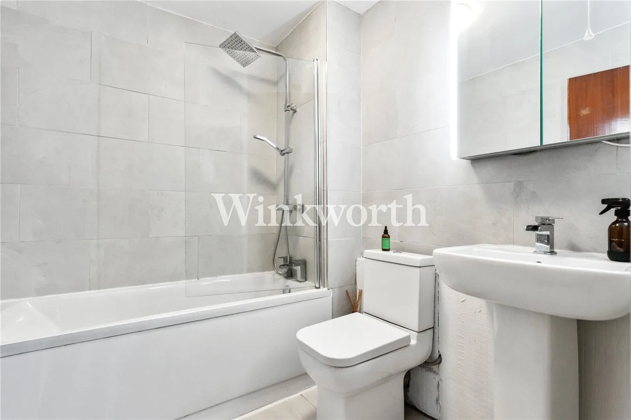 Pellipar Close, London, N13, photo 8