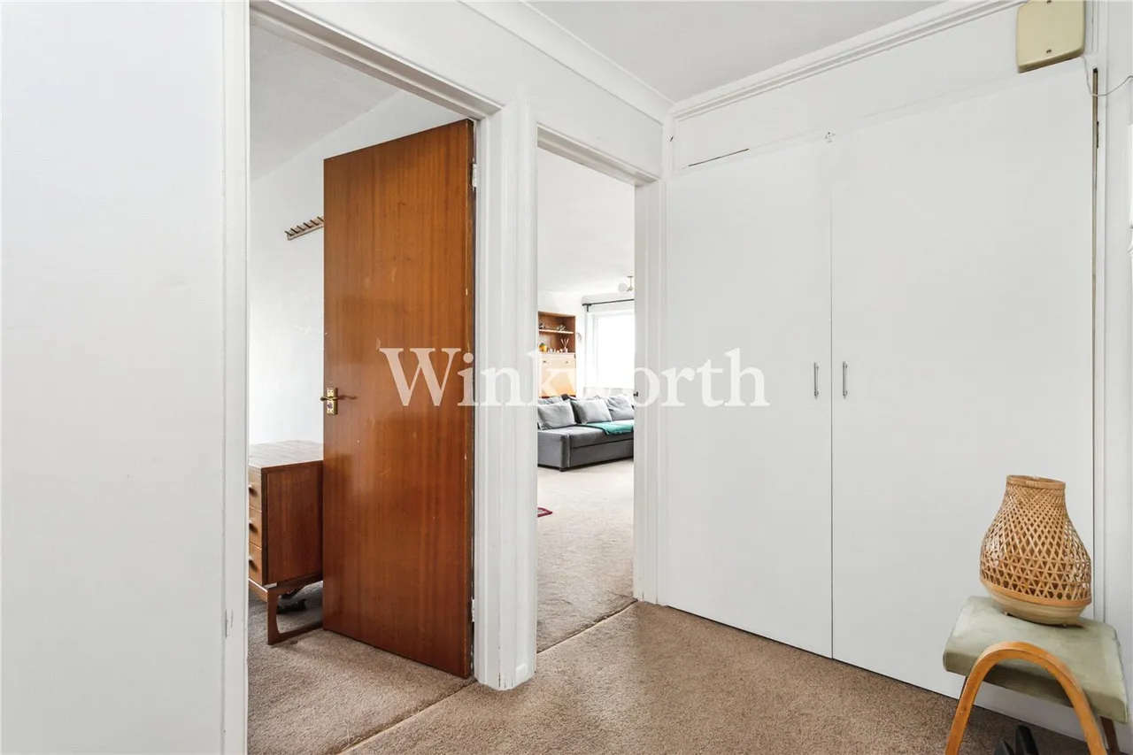 Pellipar Close, London, N13, photo 9