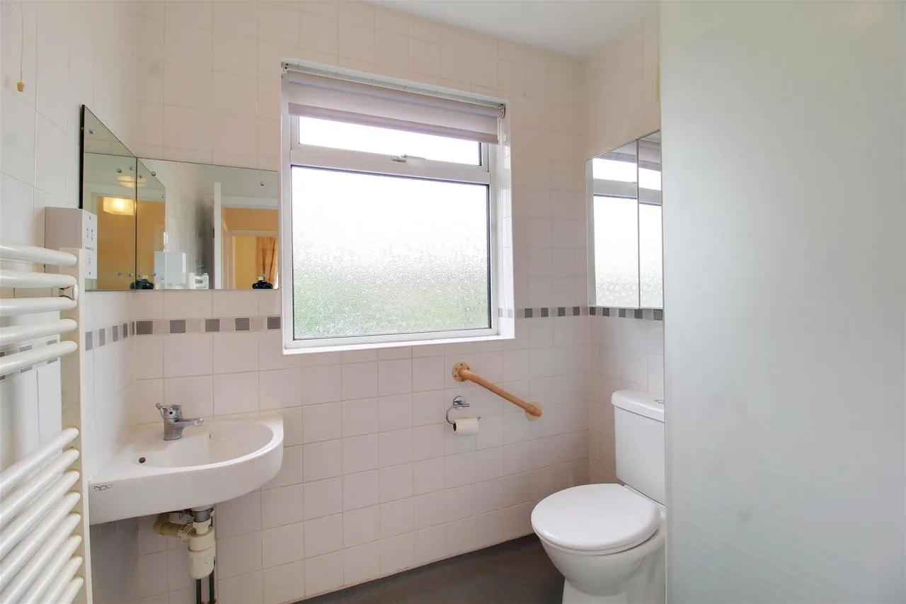 Cambridge Drive, Potters Bar EN6 3ET, photo 5