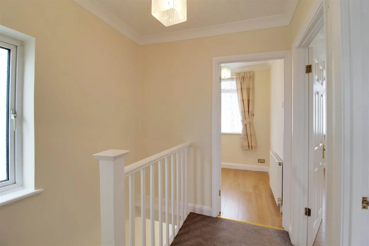 Cambridge Drive, Potters Bar EN6 3ET, photo 11
