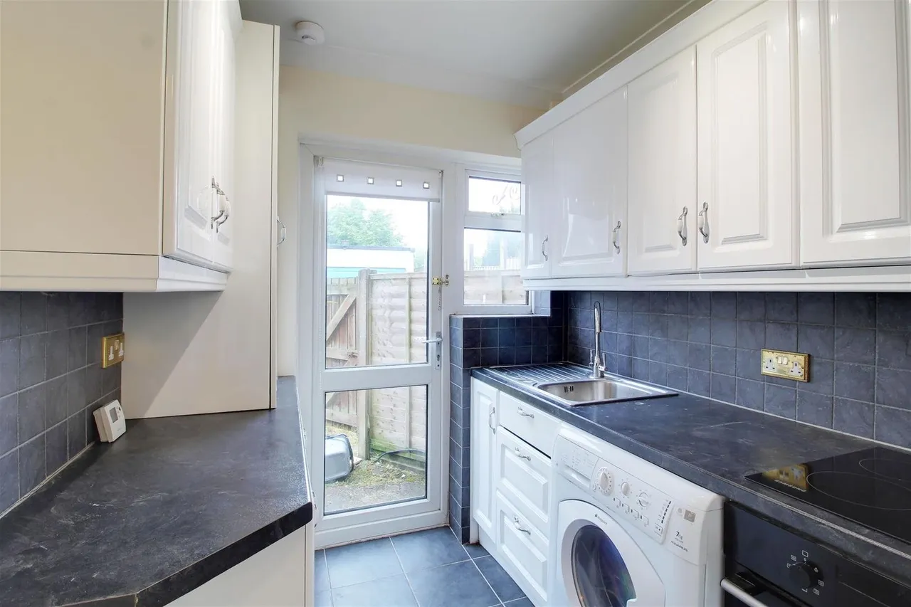 Cambridge Drive, Potters Bar EN6 3ET, photo 6