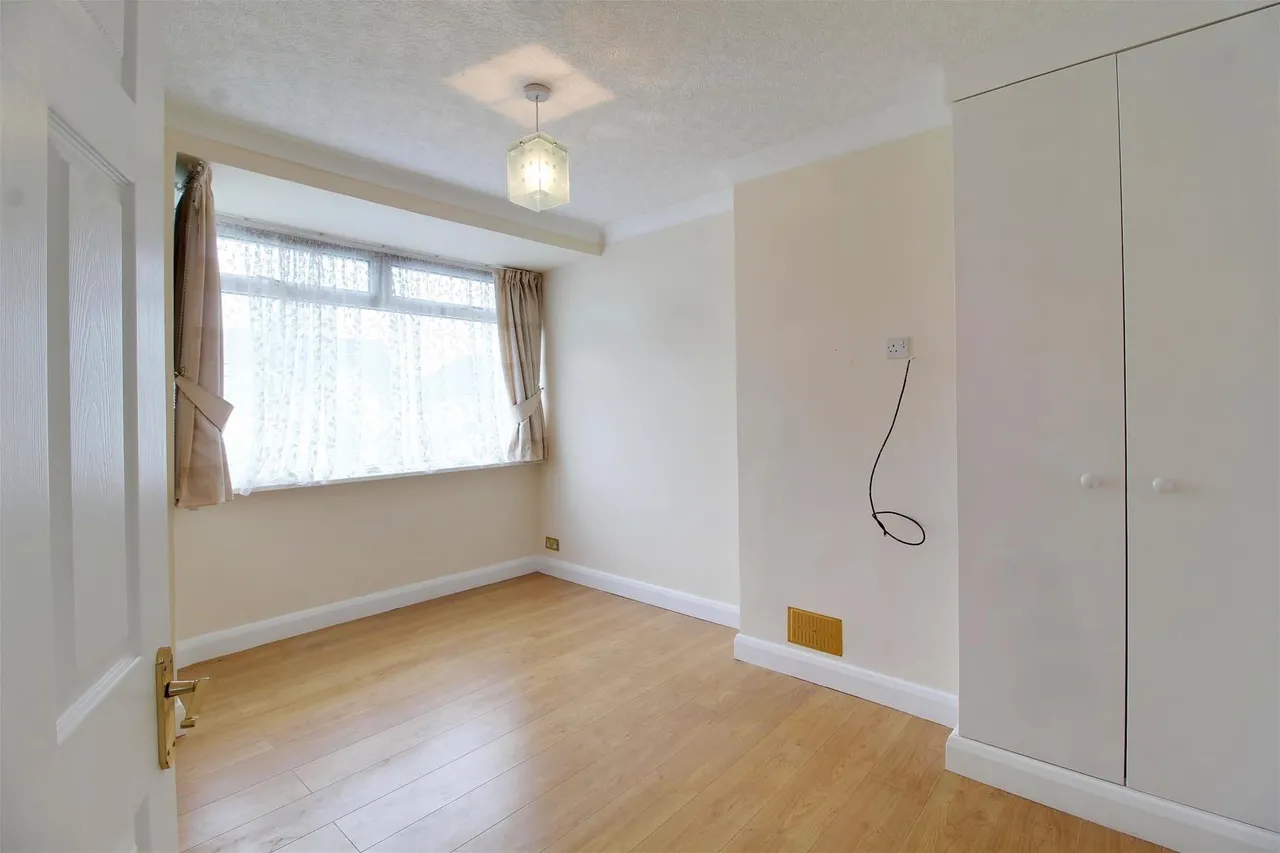 Cambridge Drive, Potters Bar EN6 3ET, photo 2