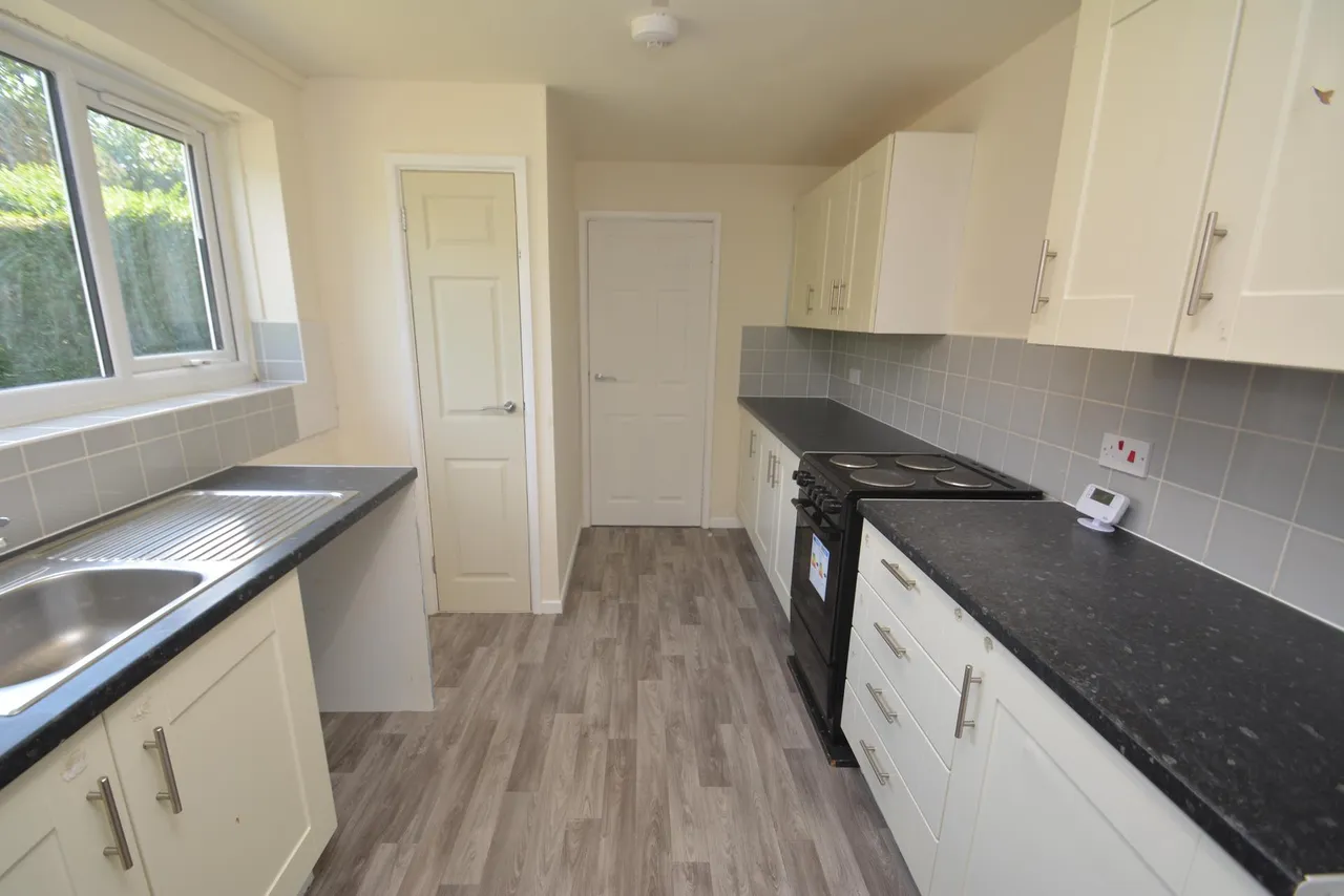 Valley Road, Overdale, TF3, photo 5