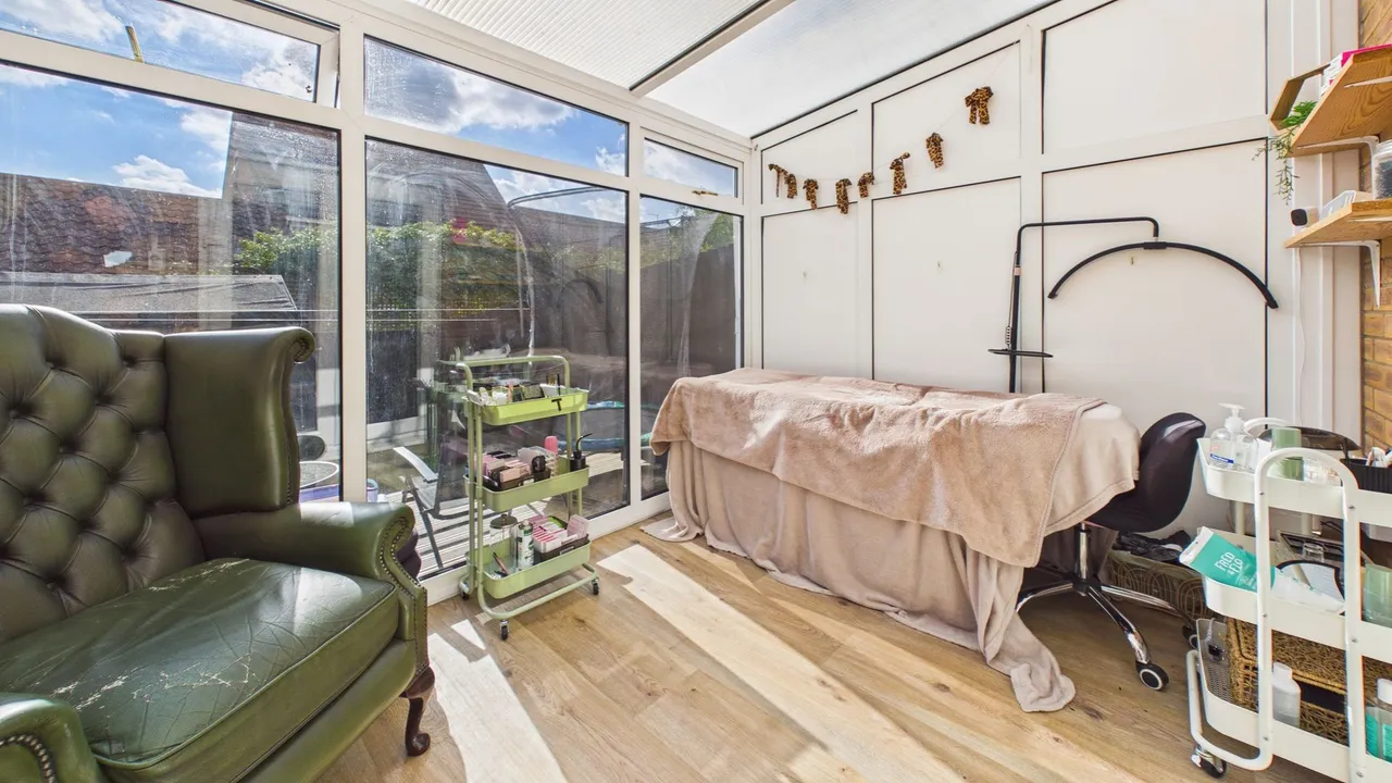 Newbury Crescent, Bourne, PE10, photo 15