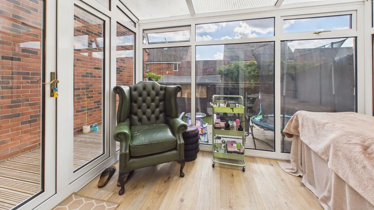 Newbury Crescent, Bourne, PE10, photo 14