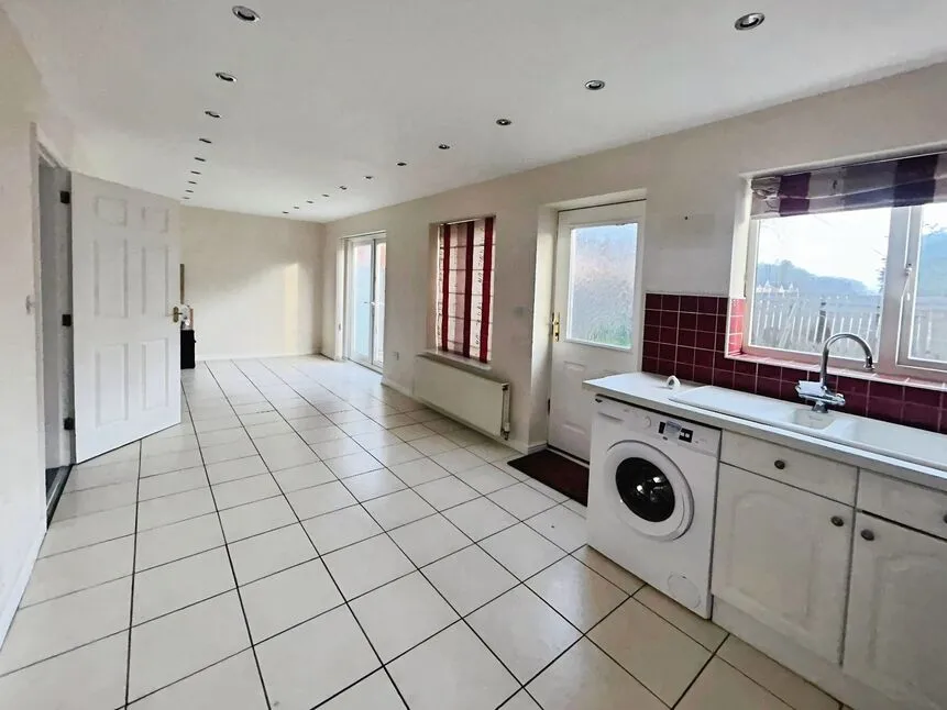 Brunel Close, Grimsby, Lincolnshire, DN32, photo 3