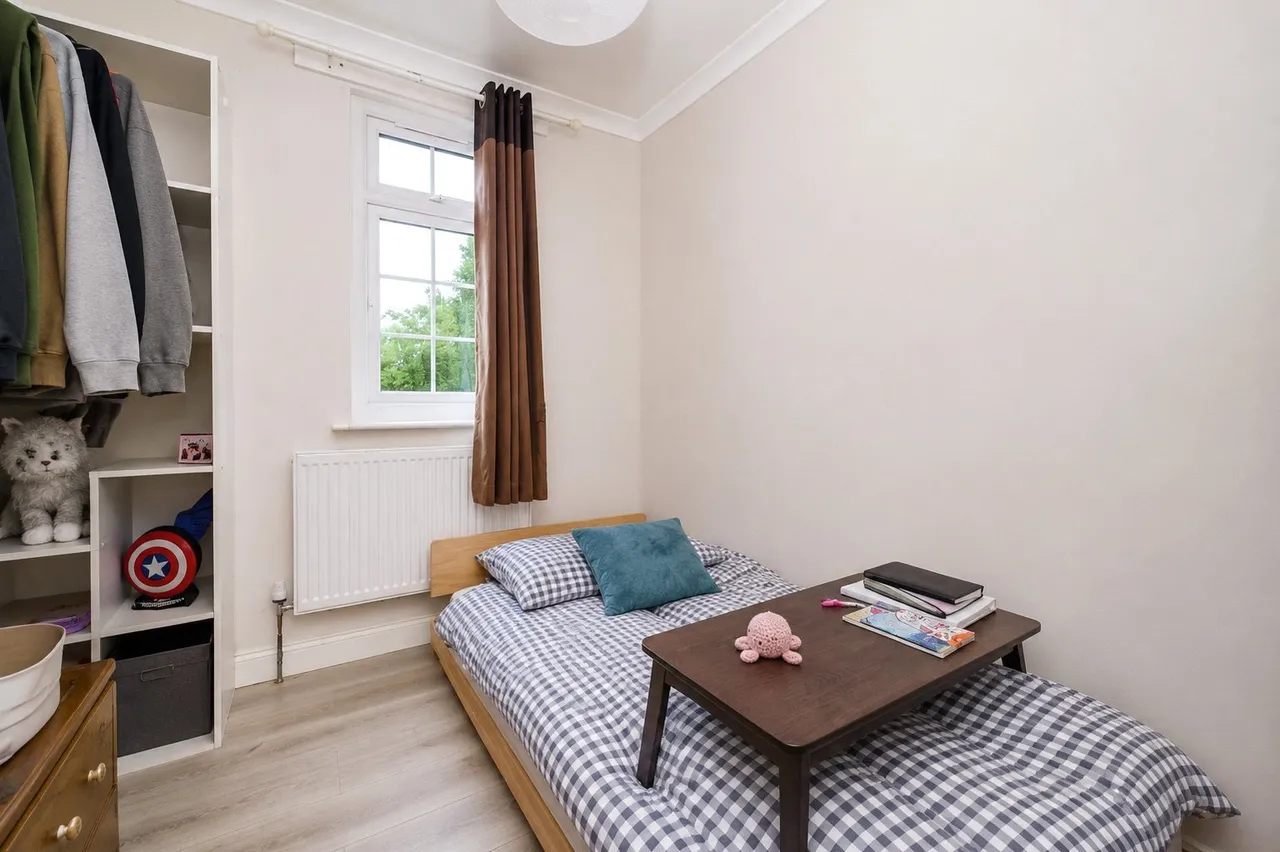 Dunstable Road, Luton, Bedfordshire, LU4, photo 9