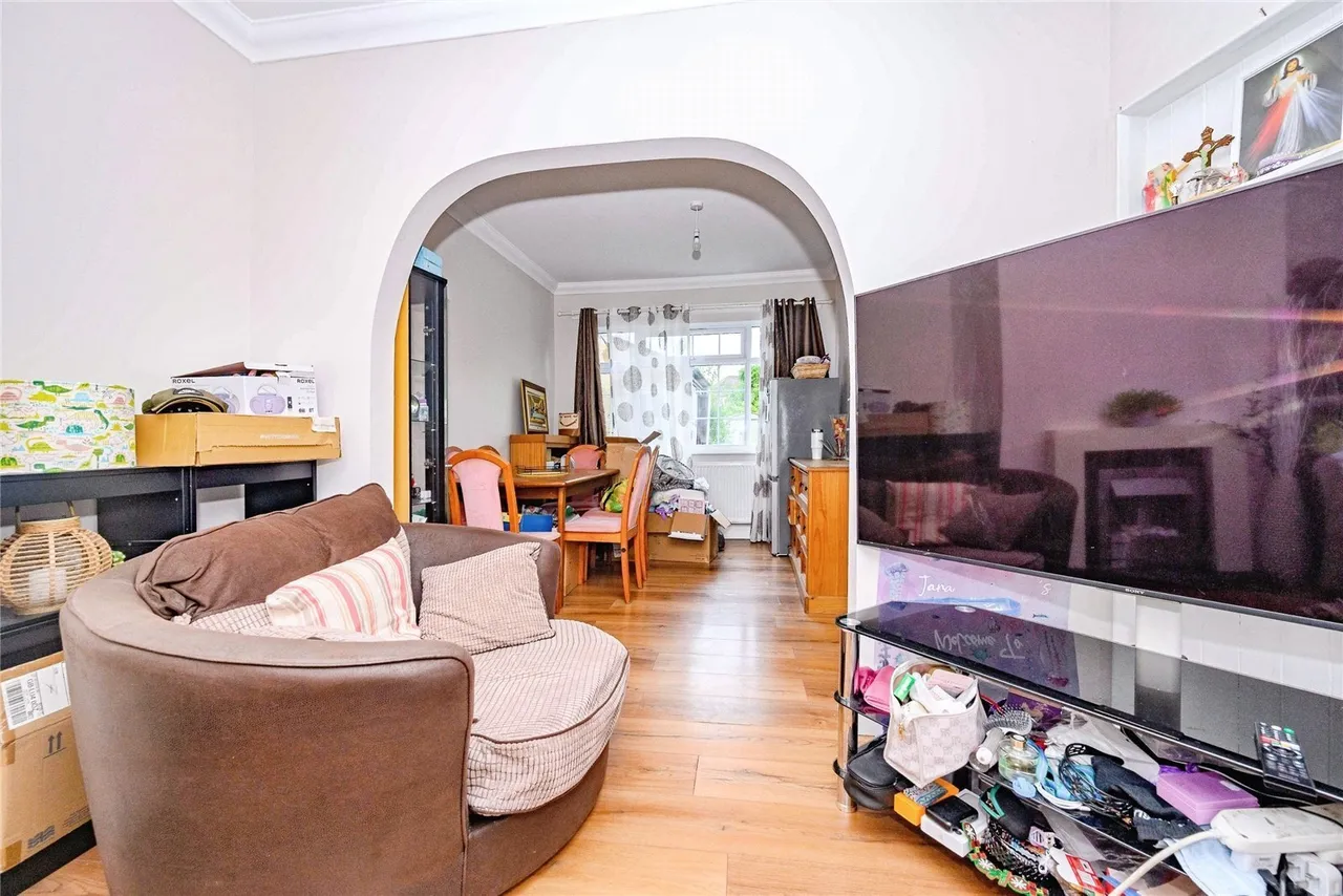 Dunstable Road, Luton, Bedfordshire, LU4, photo 4