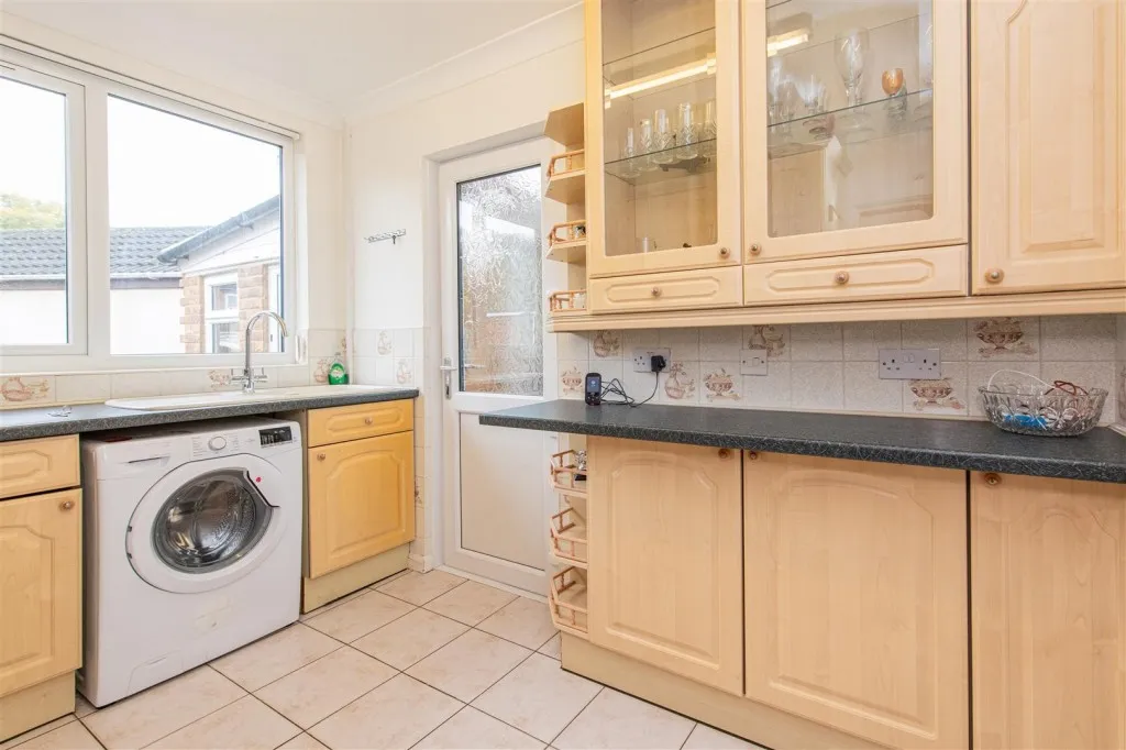 Brockhill Close, Kettering, photo 4