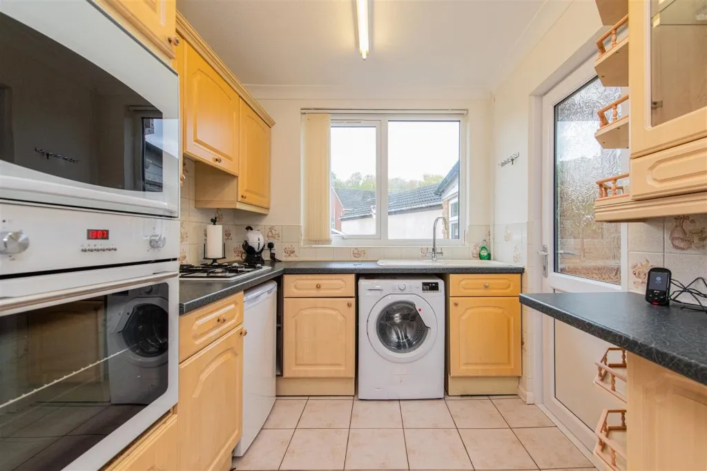 Brockhill Close, Kettering, photo 2