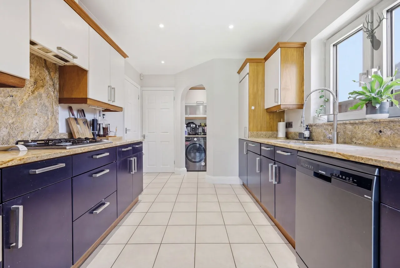 Loughton Lane, Theydon Bois, CM16, photo 7