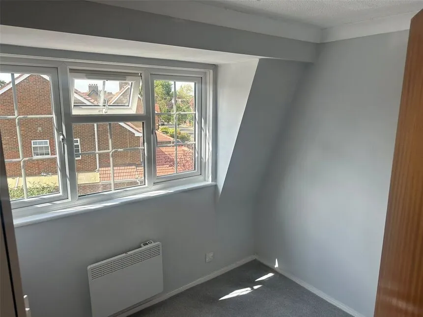 London Road, Langley, Slough, SL3, photo 5
