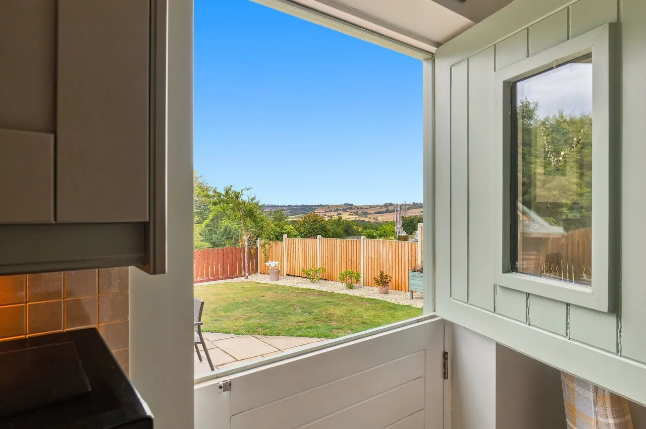 Mansfield Road, Heath, S44, photo 9