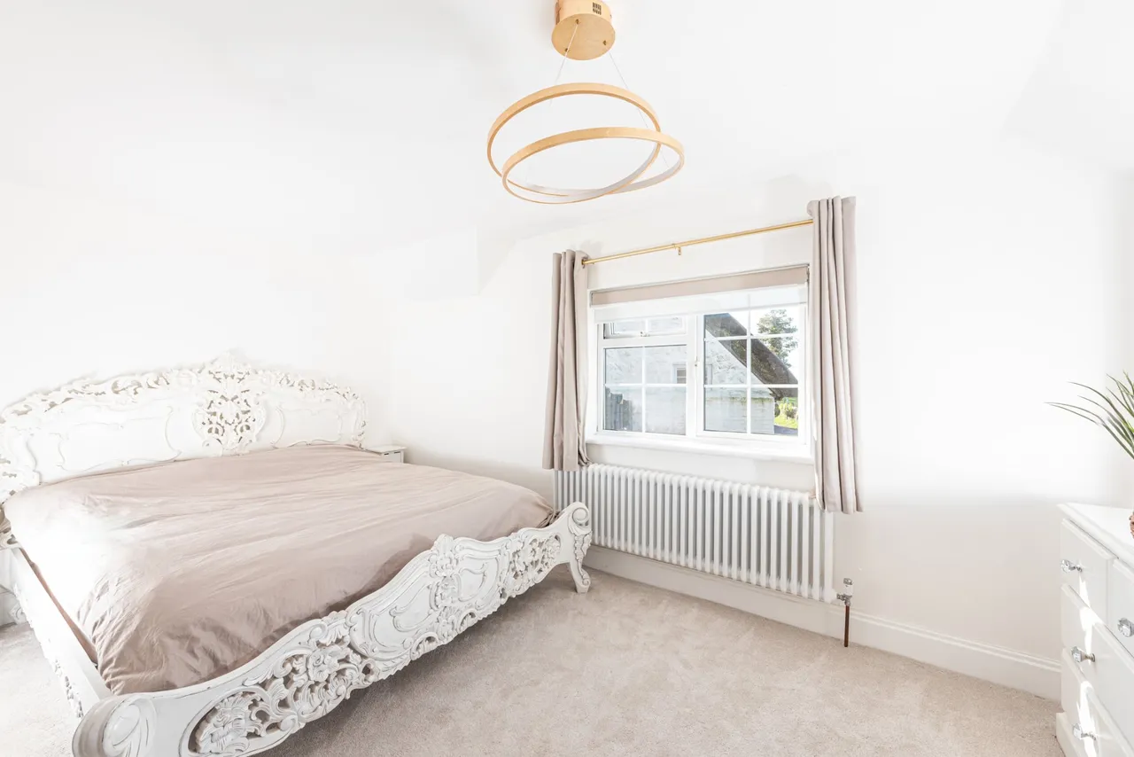 Manor Road, Oving, HP22, photo 4