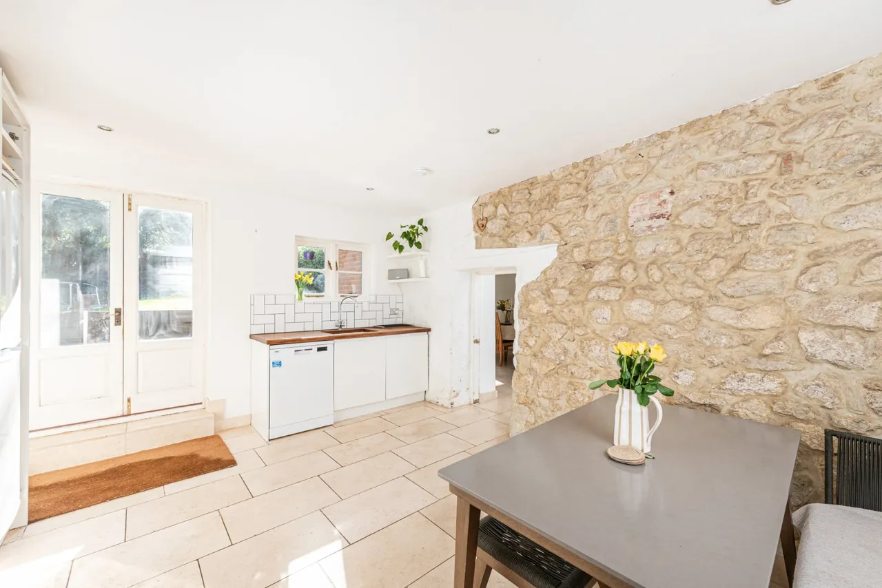 Manor Road, Oving, HP22, photo 15