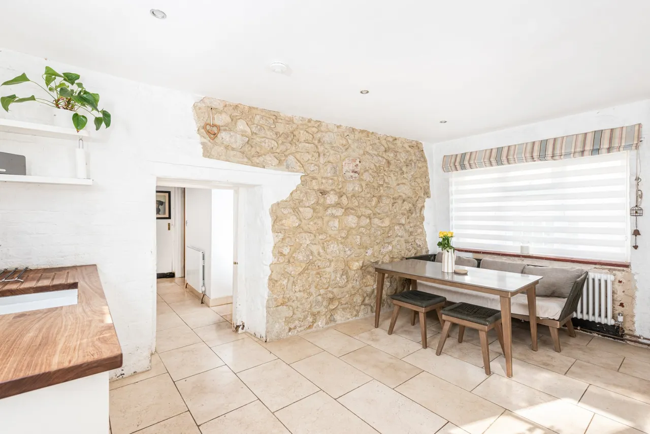 Manor Road, Oving, HP22, photo 11