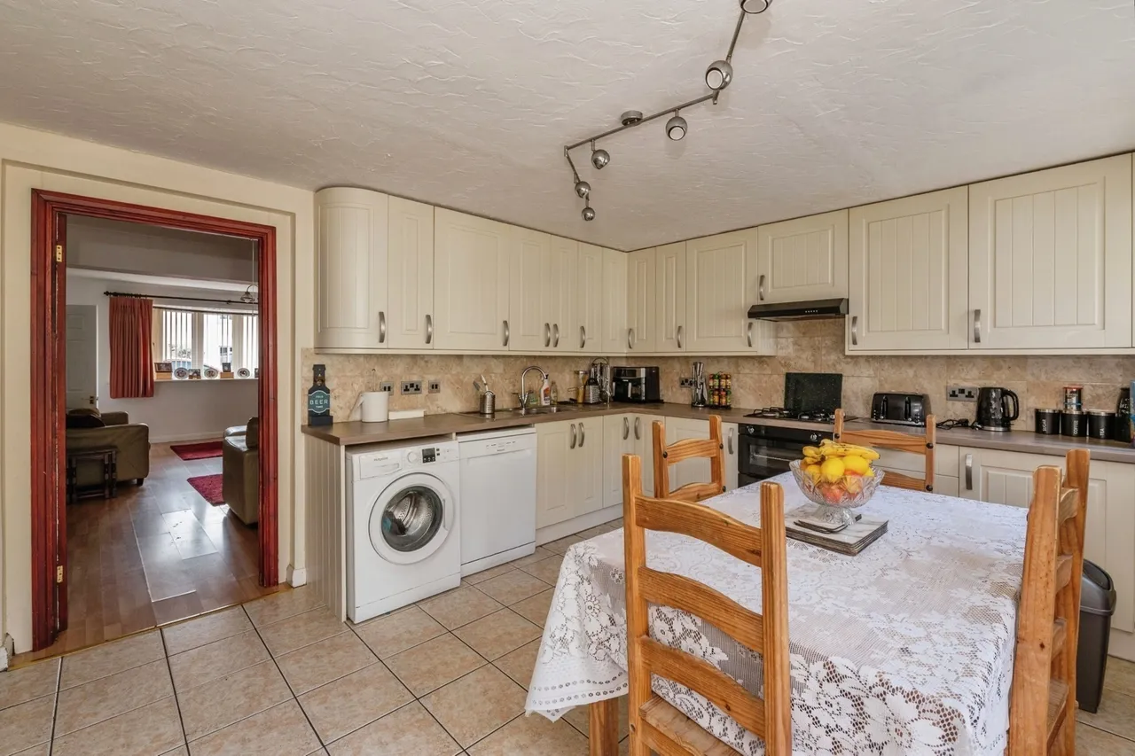 Wallace Road, Grays, Essex, RM17, photo 10