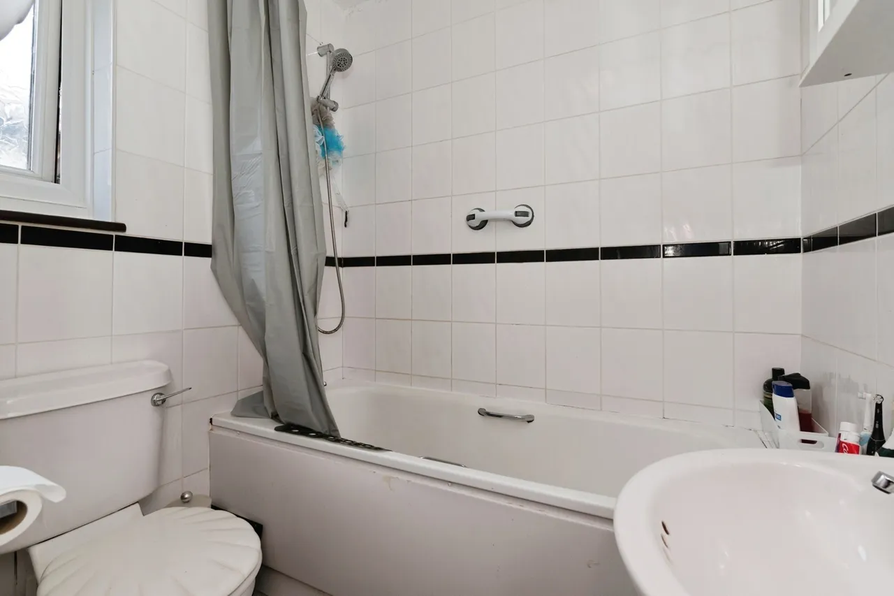 Wallace Road, Grays, Essex, RM17, photo 12