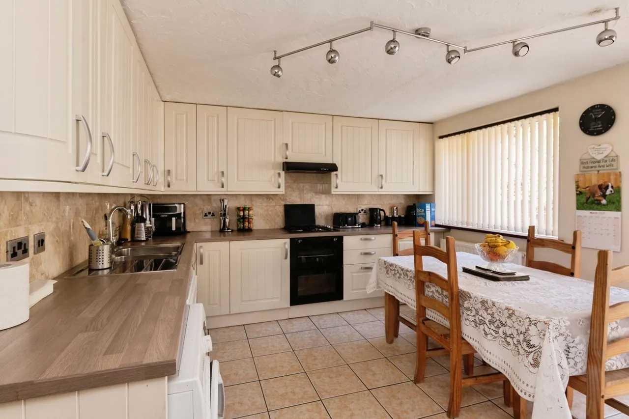 Wallace Road, Grays, Essex, RM17, photo 11