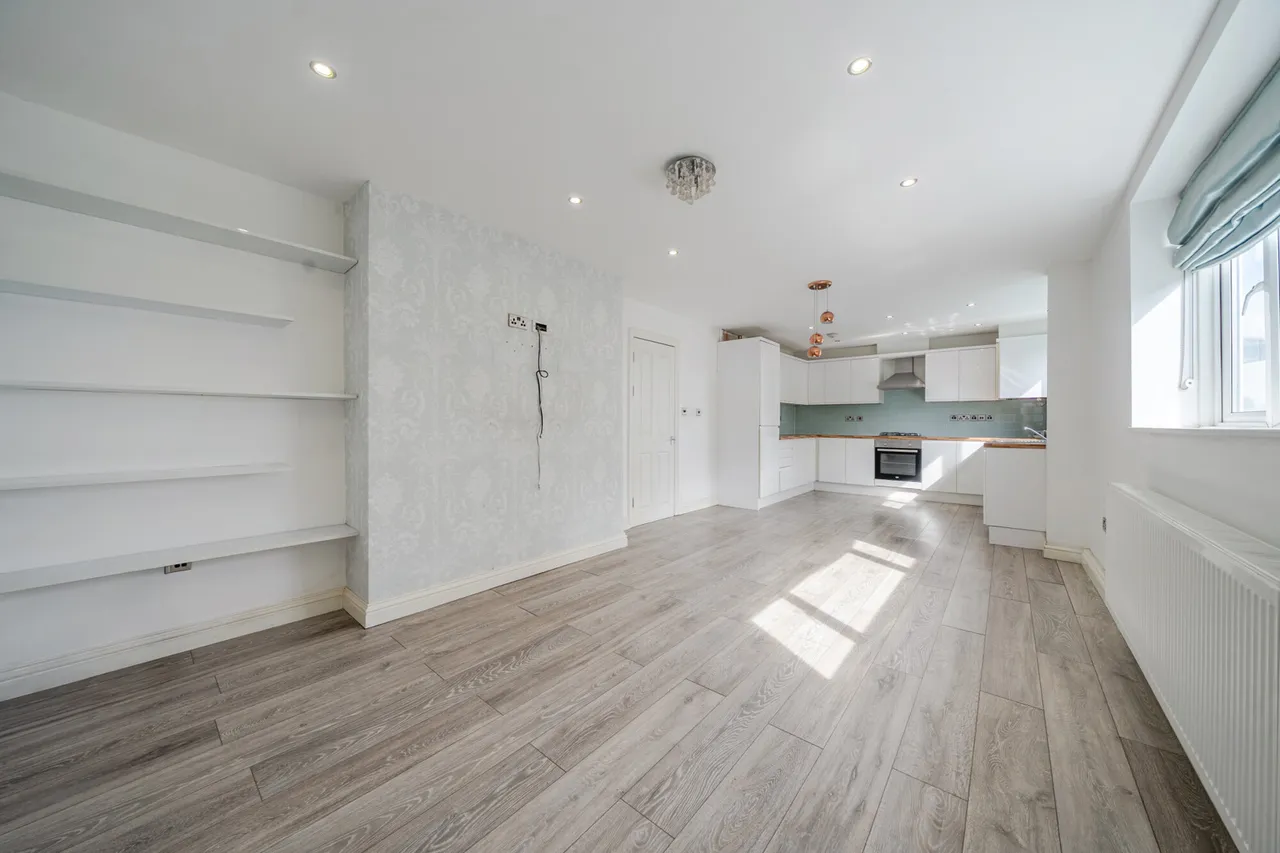 3 bed flat for sale, Lawn Terrace, SE3